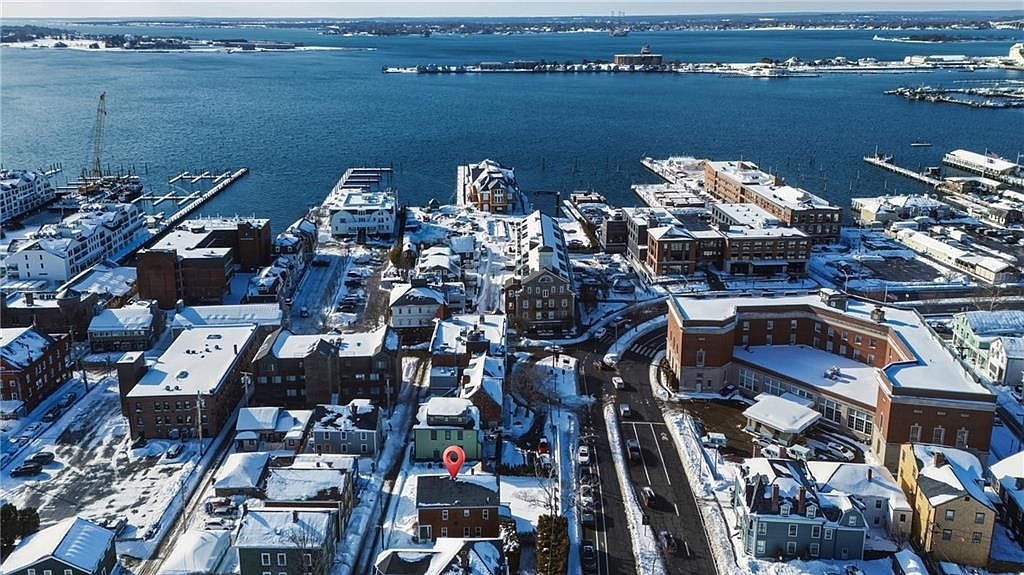 20 Fair St Newport, RI 02840 - Thumbnail 3