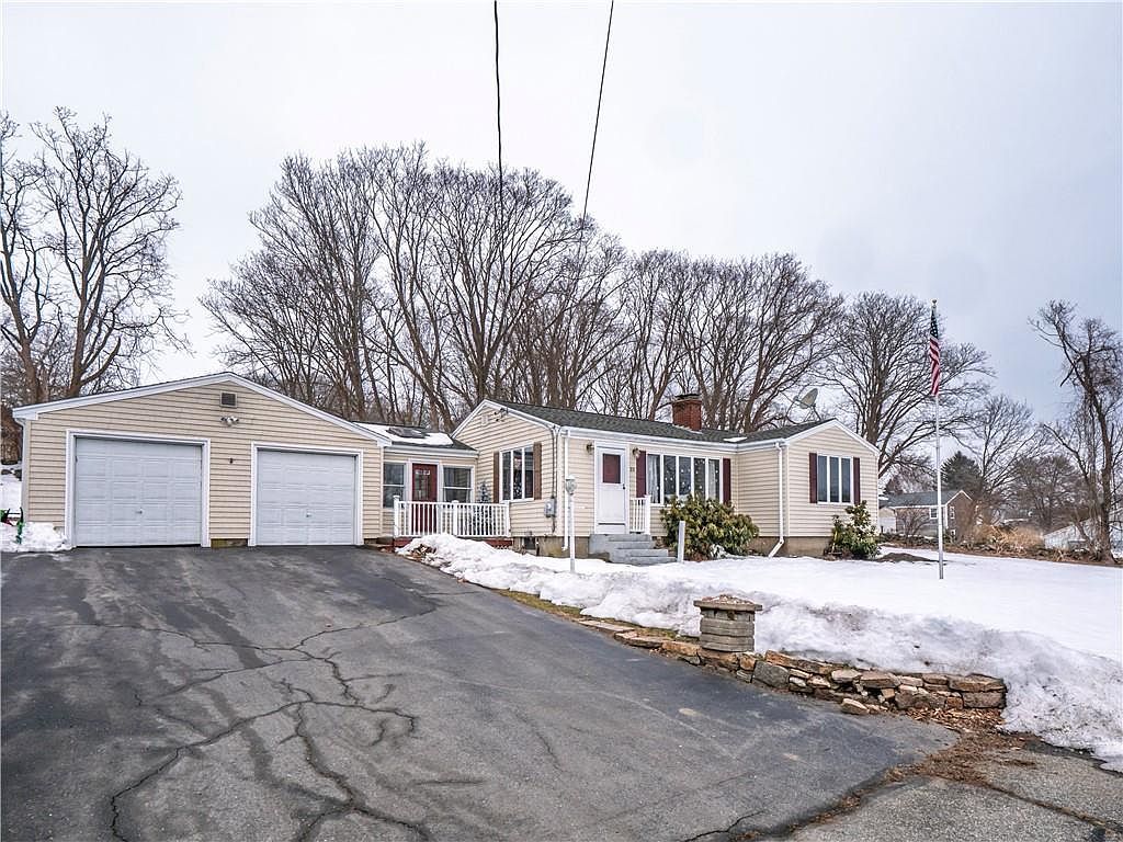 22 Maple Dr Portsmouth, RI 02871 - Thumbnail 3