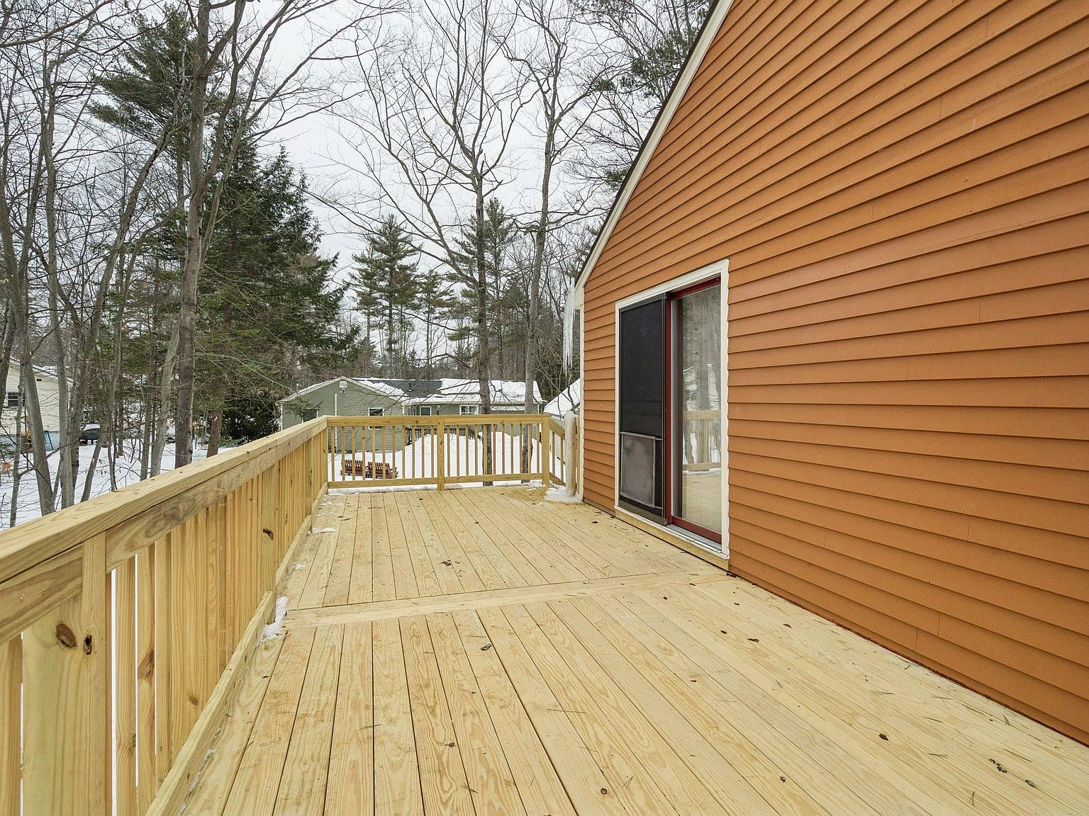 115 Lakeshore Dr Middleton, NH 03887 - Thumbnail 3