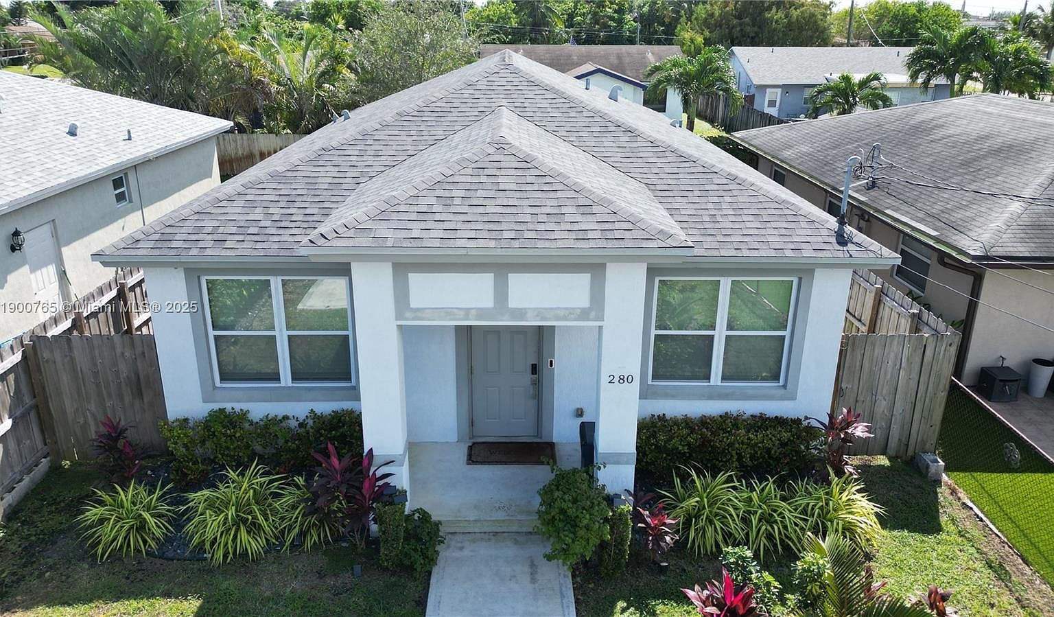 280 NE 35th St Oakland Park, FL 33334 - Thumbnail 3