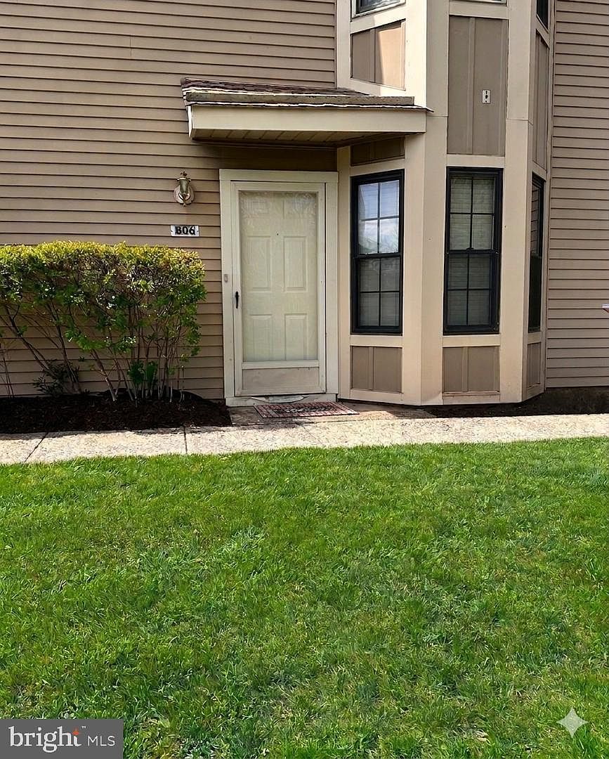 806 Barry Ct Holland, PA 18966 - Thumbnail 3