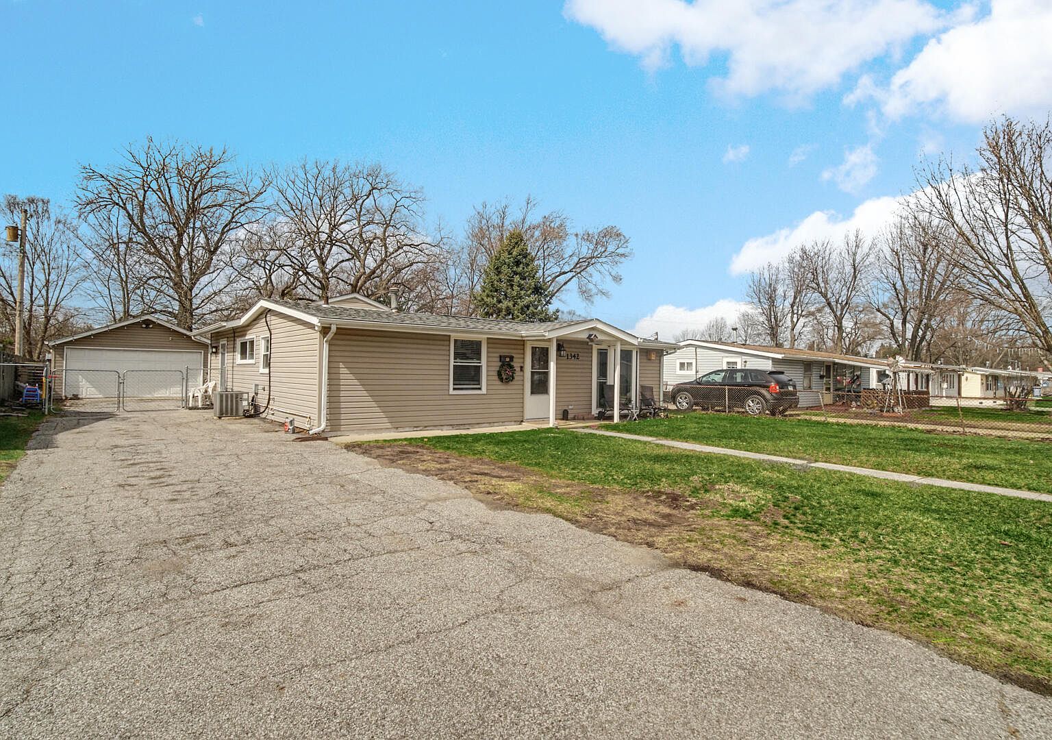 1342 Greenwood Ave Dyer, IN 46311 - Thumbnail 3