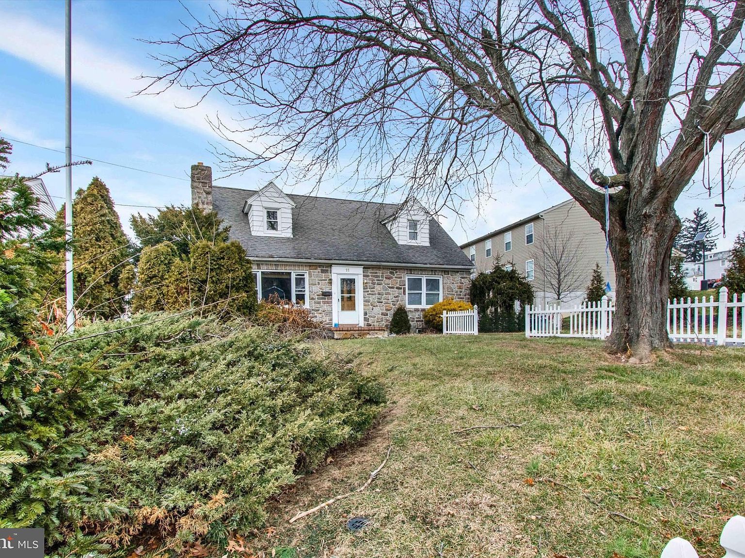 11 Monroe St Reading, PA 19605 - Thumbnail 3