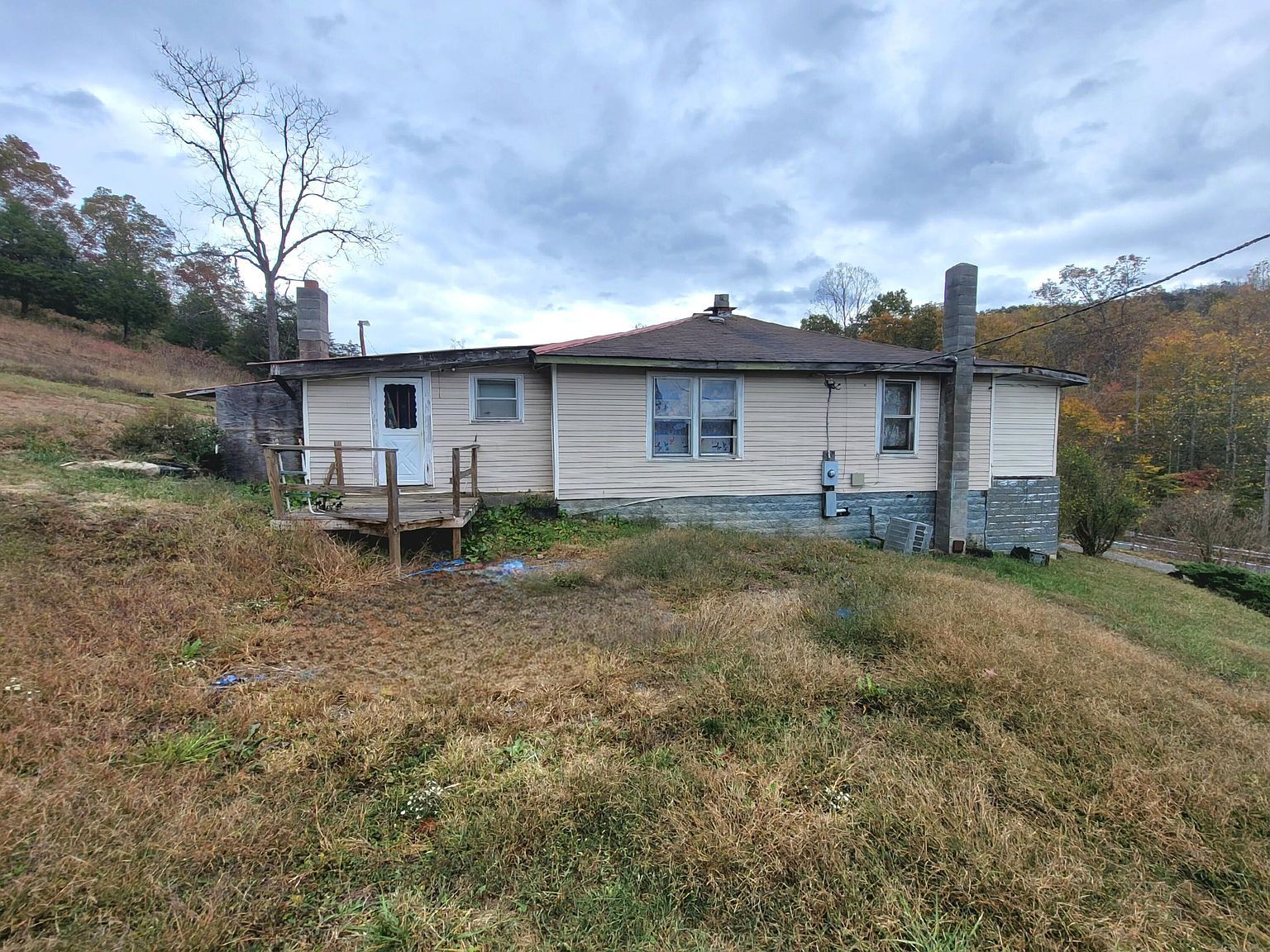 1945 St Route 3&12 Hinton, WV 25951 - Thumbnail 3