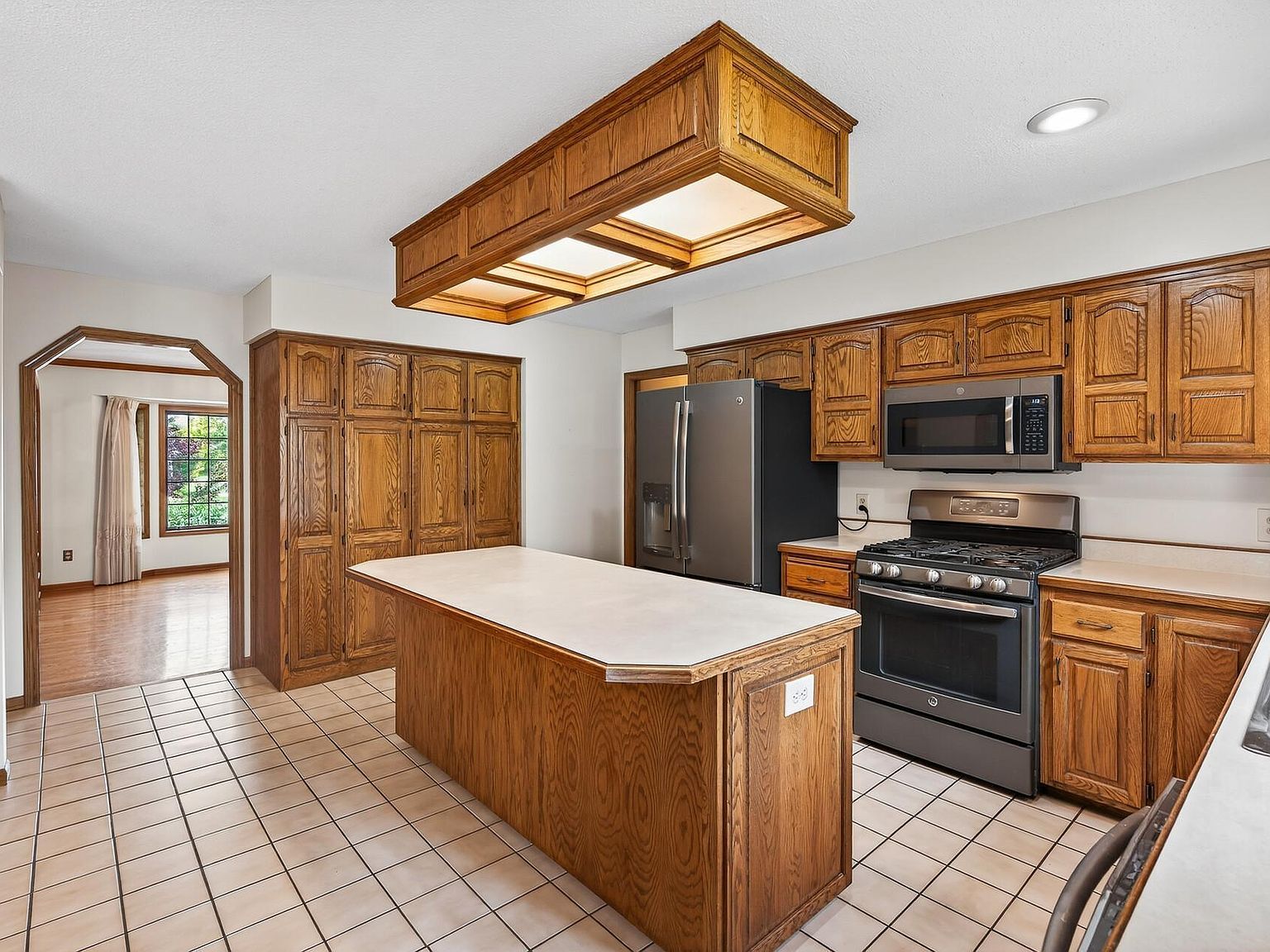 8805 Inverness Ter Minneapolis, MN 55443 - Thumbnail 3