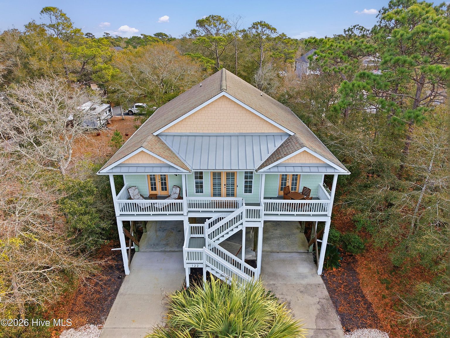 122 NE 12th St Oak Island, NC 28465 - Thumbnail 3