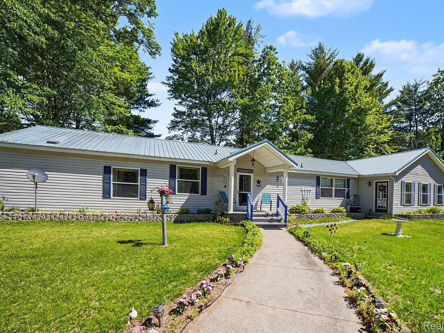 4772 S Bard Rd Beaverton, MI 48612 - Thumbnail 3