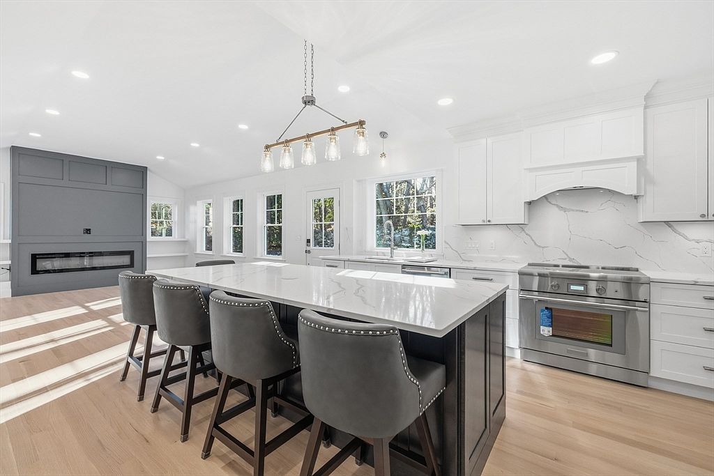 4 Aerial St Lexington, MA 02421 - Thumbnail 3