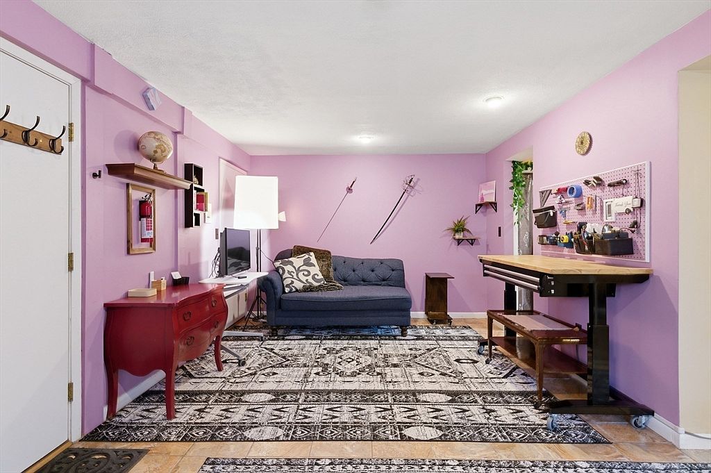 8 Colonial Village Dr APT 3 Arlington, MA 02474 - Thumbnail 3