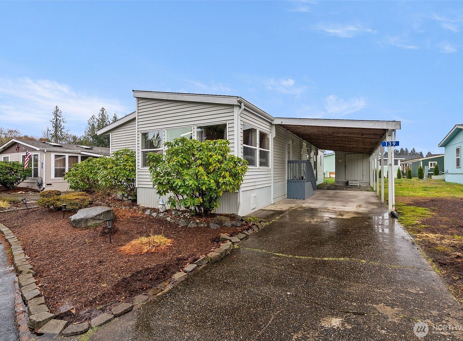 139 NE Saturn Ln Bremerton, WA 98311 - Thumbnail 3