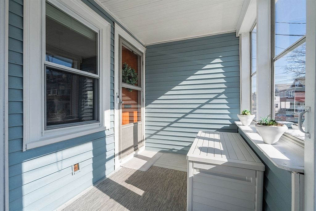 41 Governor Winthrop Rd #1 Somerville, MA 02145 - Thumbnail 3