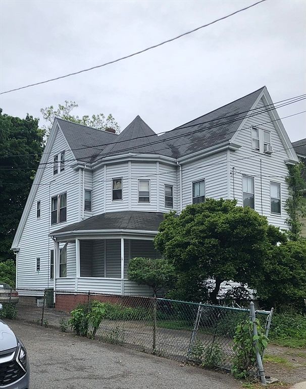 33 Melendy Ave Watertown, MA 02472 - Thumbnail 3