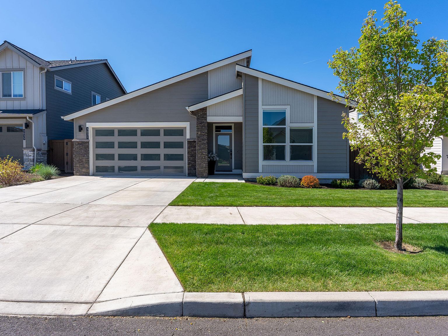 3031 NE Moreno Pl Bend, OR 97701 - Thumbnail 3