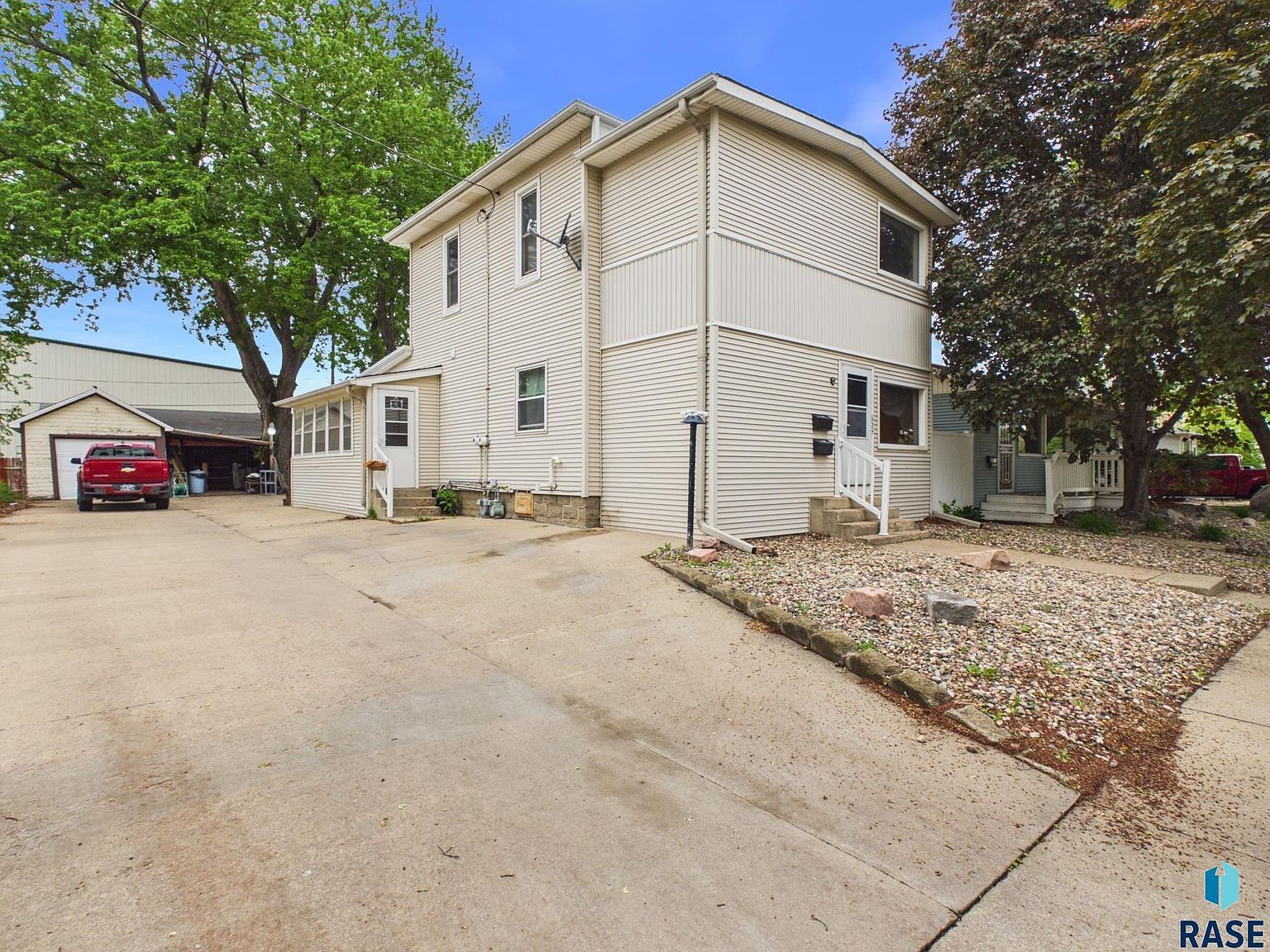 627 S 6th Ave Sioux Falls, SD 57104 - Thumbnail 3