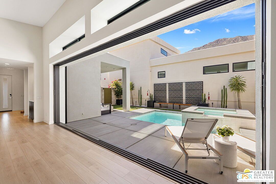 190 Obsidian Loop Palm Springs, CA 92264 - Thumbnail 3