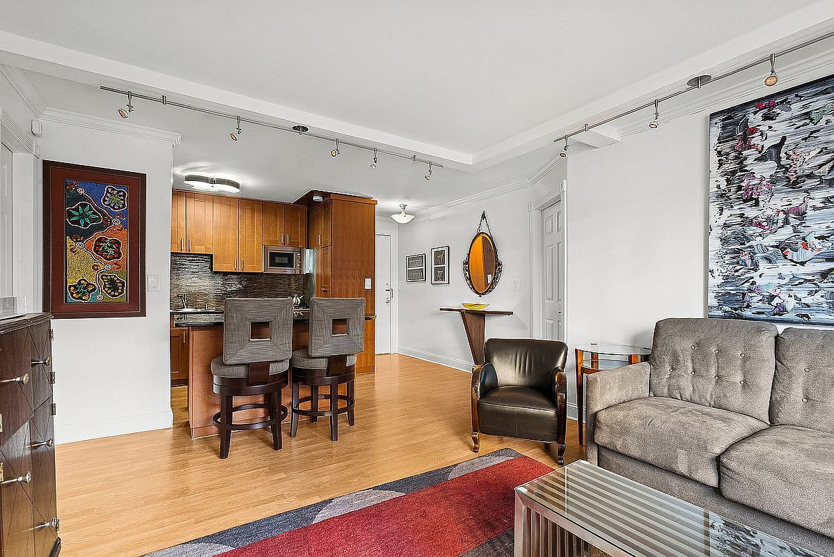 130 W 67th St APT 6A New York, NY 10023 - Thumbnail 3