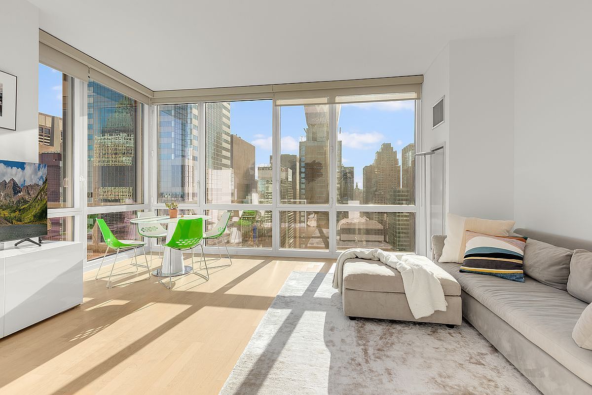 247 W 46th St APT 4104 New York, NY 10036 - Thumbnail 3