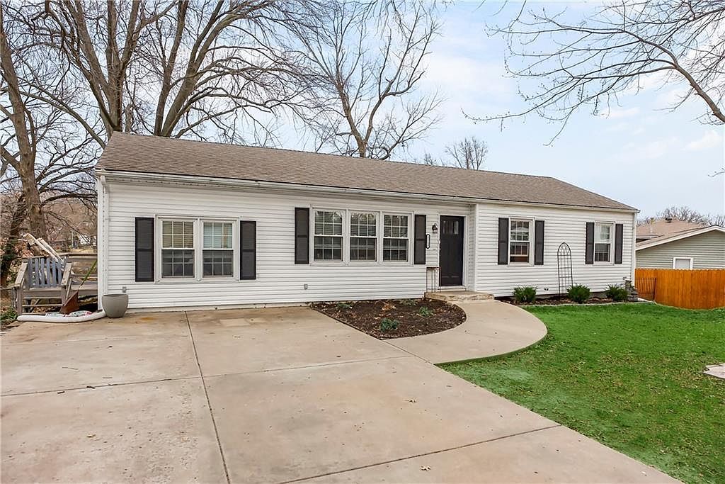 5113 N Wayne Ave Kansas City, MO 64118 - Thumbnail 3