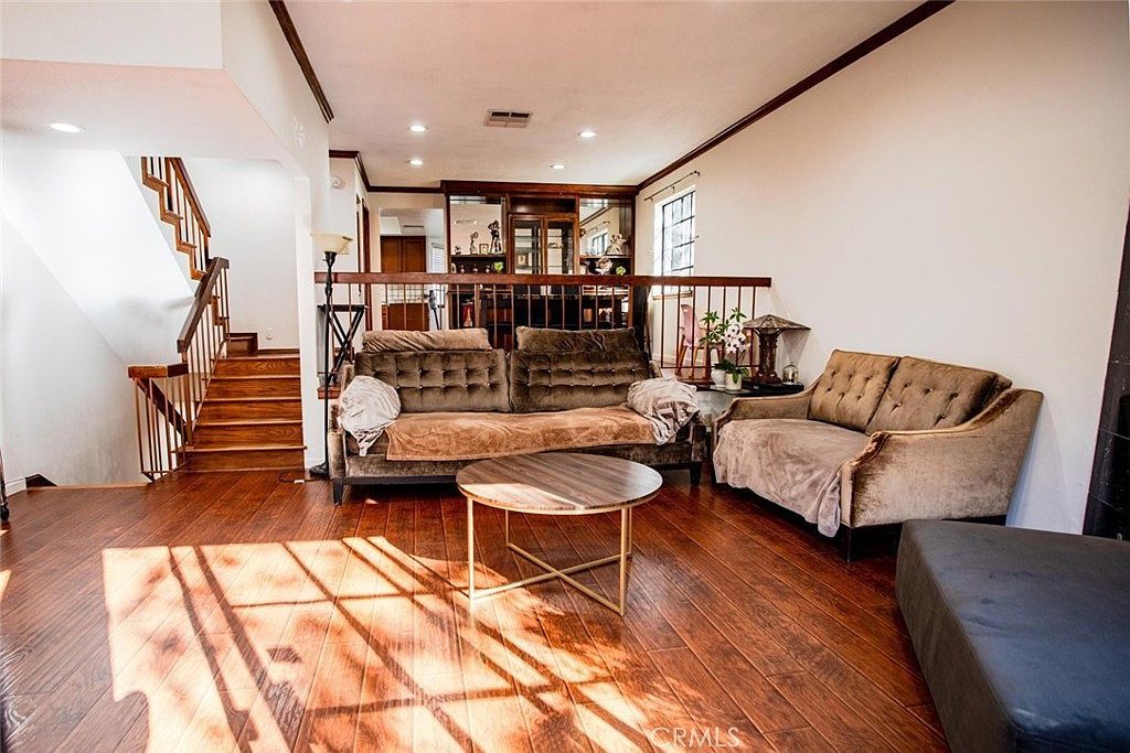 5327 Wilkinson Ave #6 Valley Village, CA 91607 - Thumbnail 3