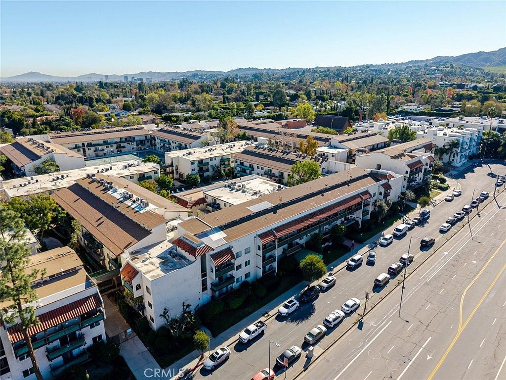 5460 White Oak Ave Unit C325 Los Angeles, CA 91316 - Thumbnail 3