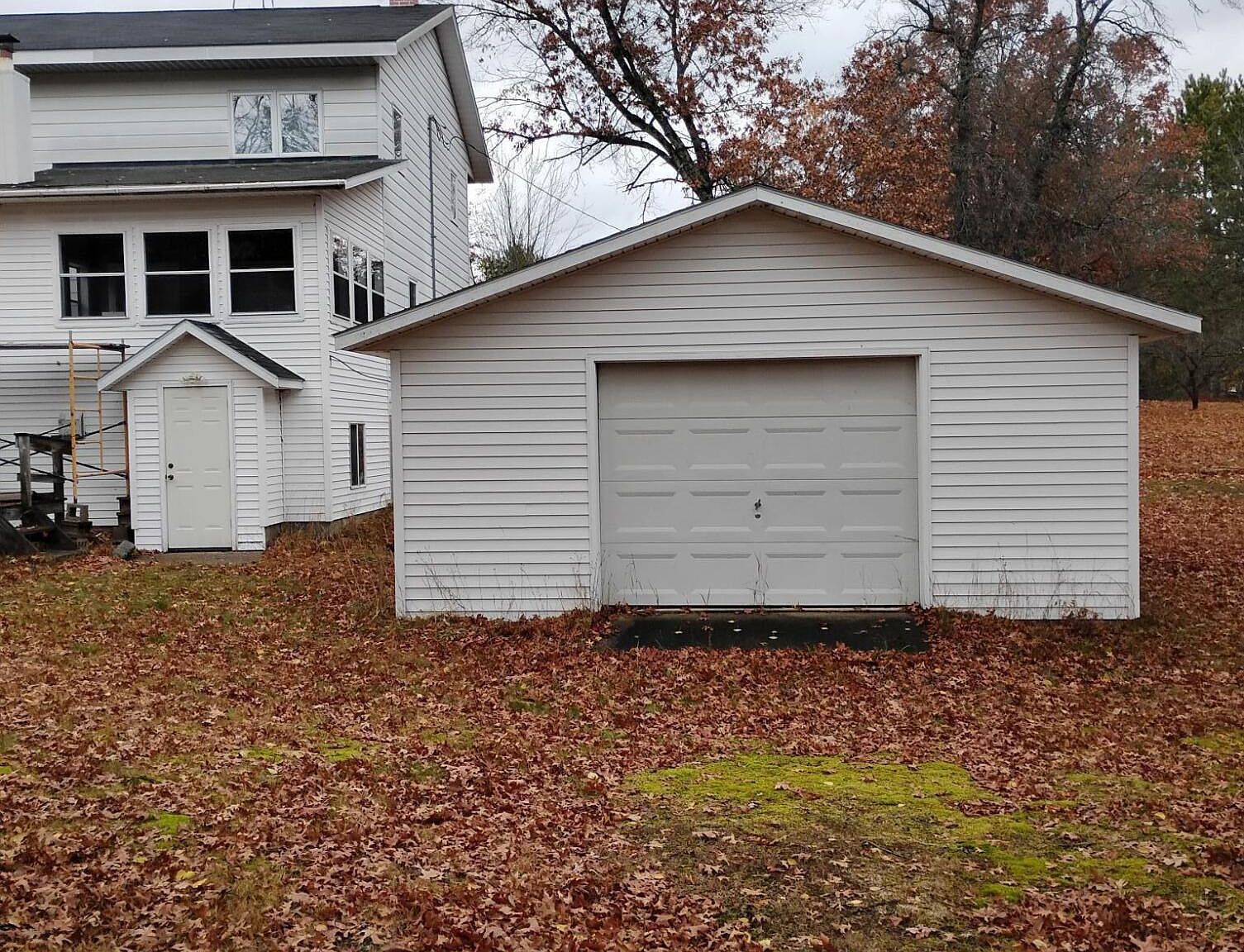 10302 S Grayling Rd Roscommon, MI 48653 - Thumbnail 3