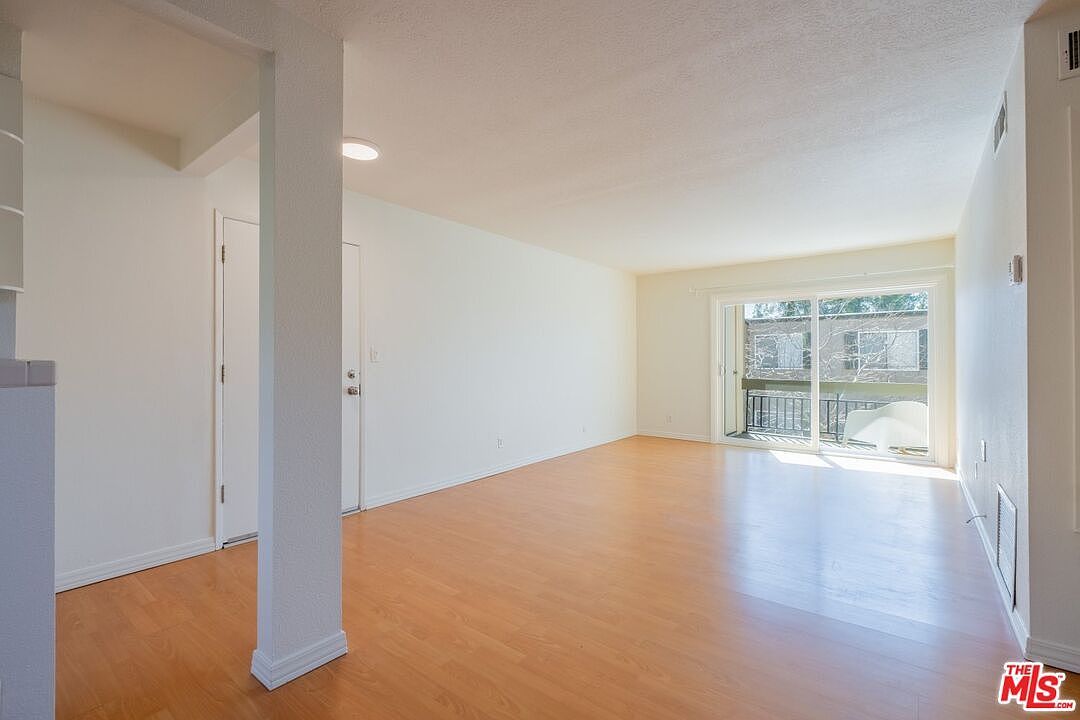 25730 Player Dr Unit S4 Santa Clarita, CA 91355 - Thumbnail 3