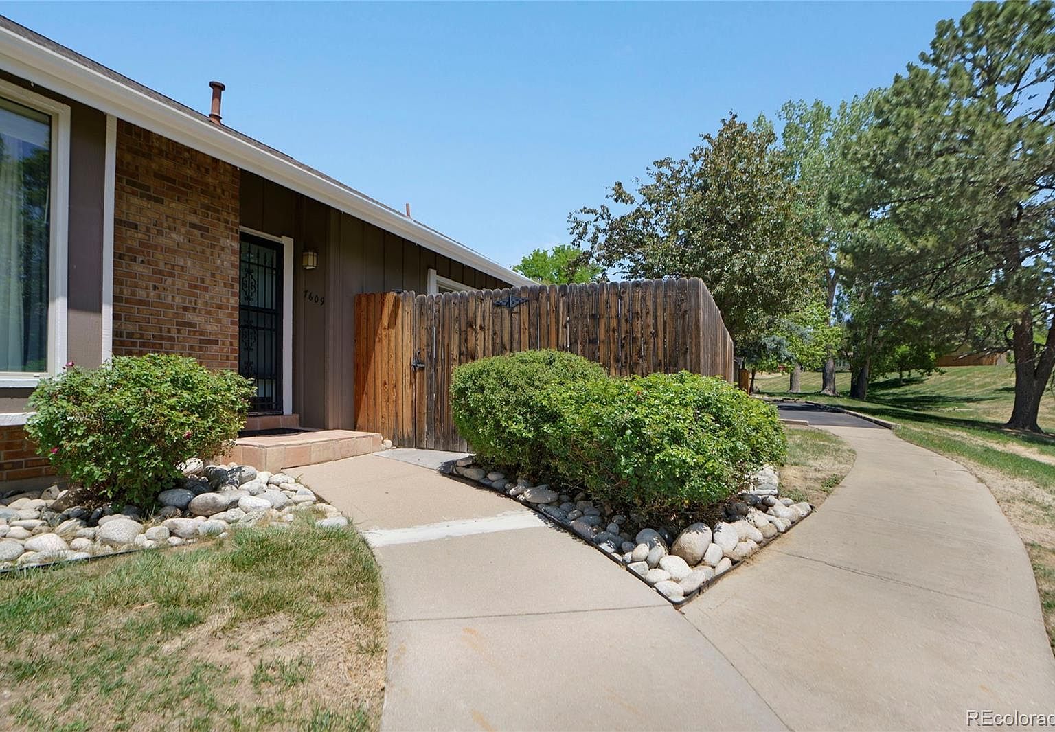 7609 E Jamison Dr Centennial, CO 80112 - Thumbnail 3