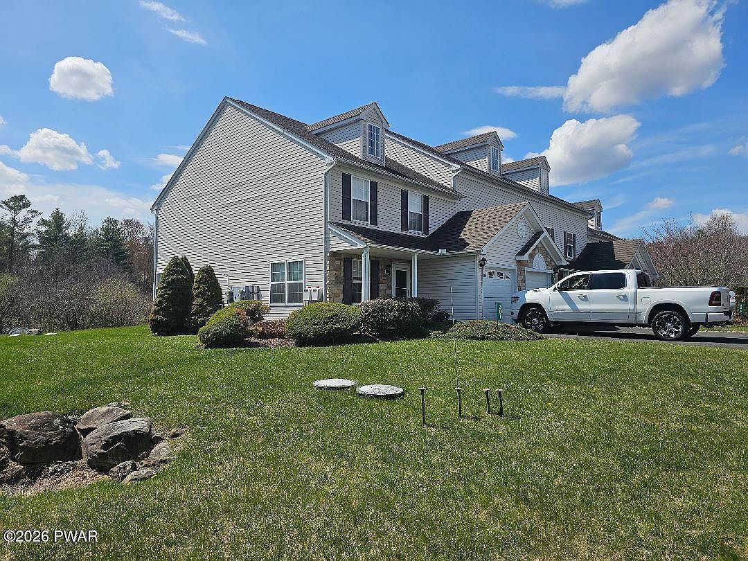 301 Victoria Way East Stroudsburg, PA 18302 - Thumbnail 3