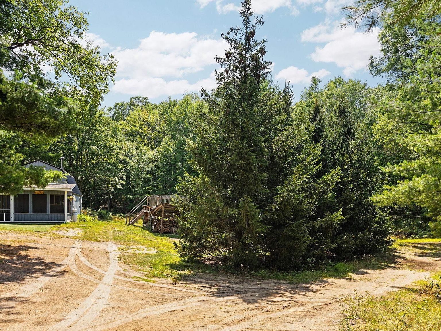 S 47 3/4 Rd Cadillac, MI 49601 - Thumbnail 3