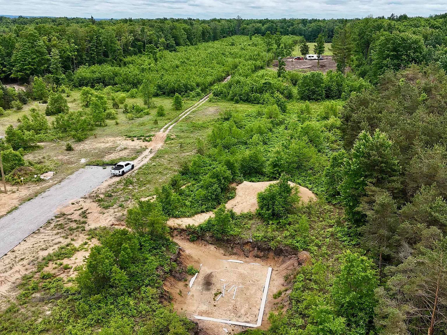 2406 E 32nd Rd Cadillac, MI 49601 - Thumbnail 3
