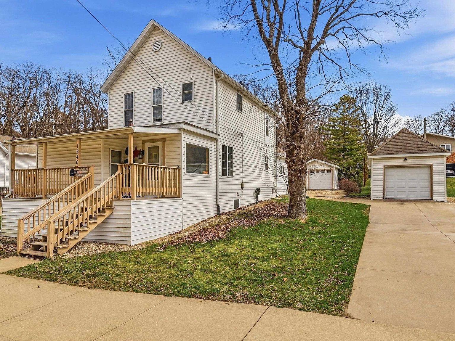 1240 Rosedale Ave Dubuque, IA 52001 - Thumbnail 3