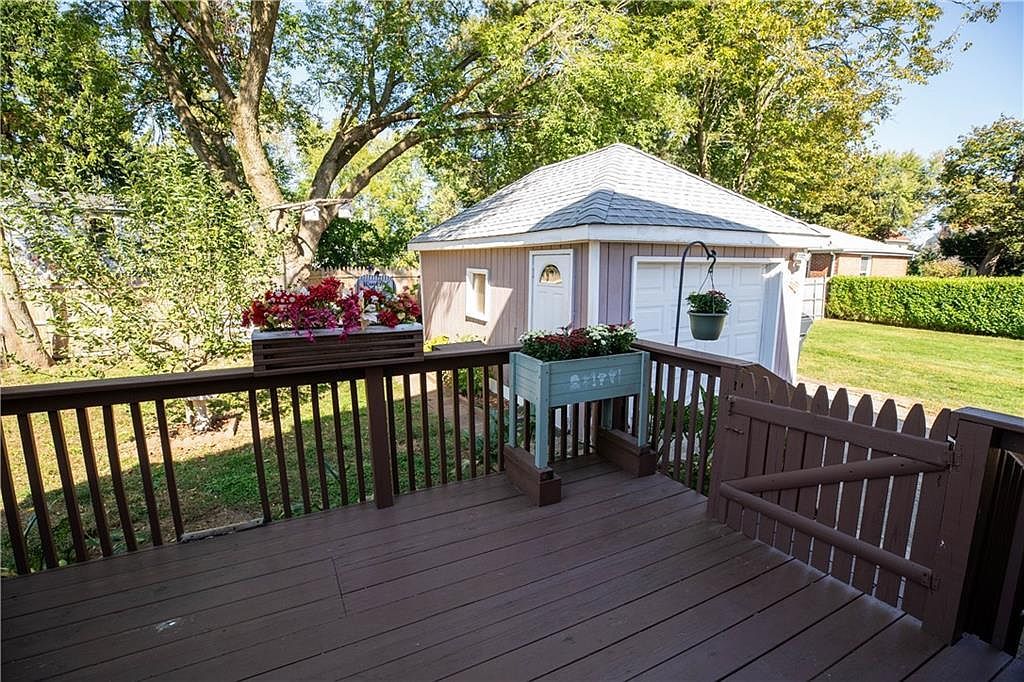 21 Madison St Warwick, RI 02888 - Thumbnail 3