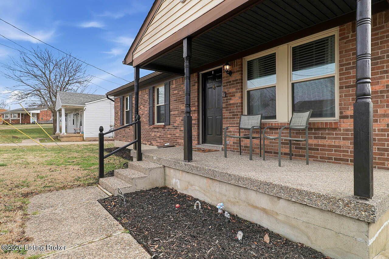 12437 Kingsley Dr Louisville, KY 40229 - Thumbnail 3