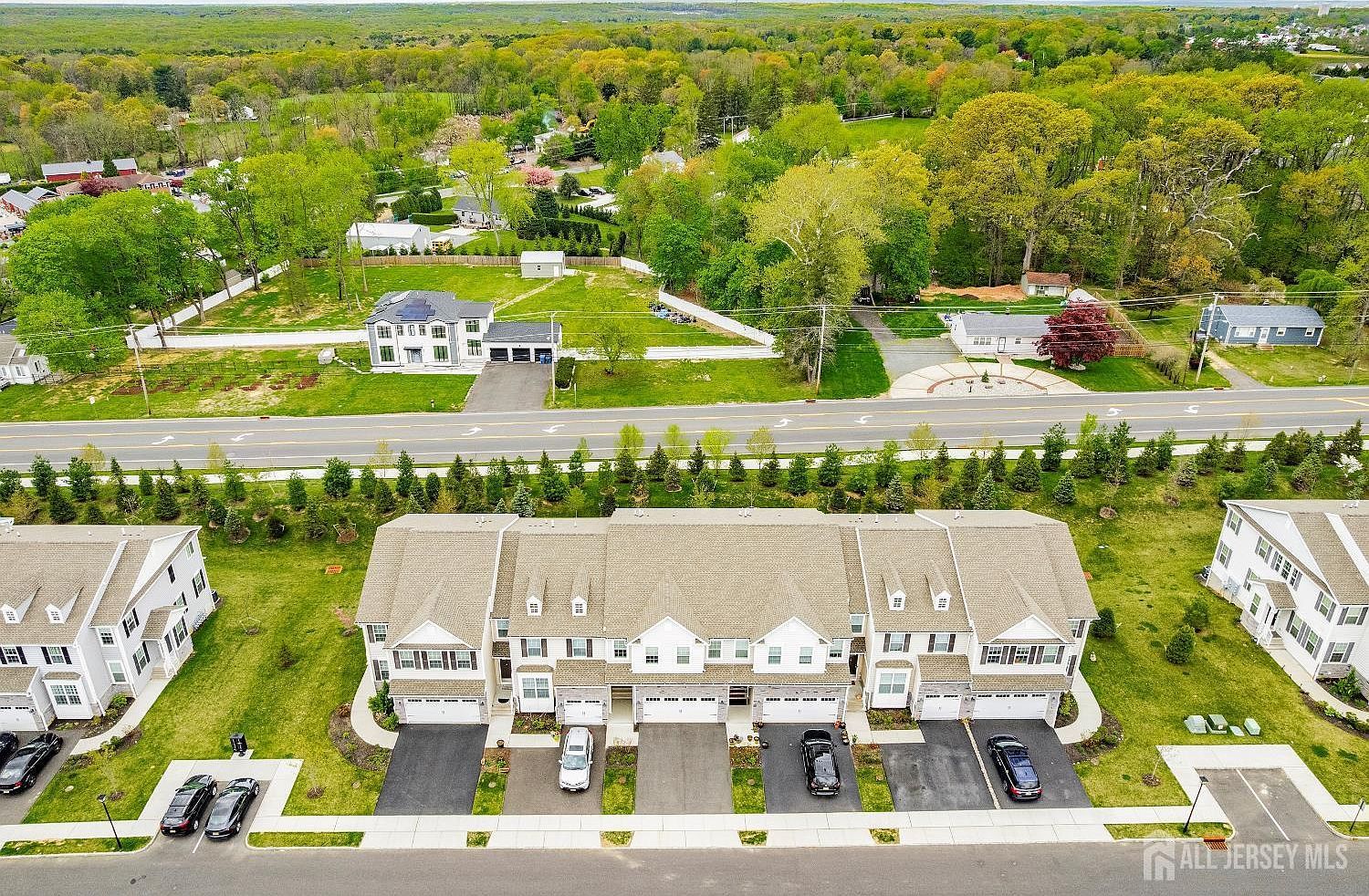 205 Charleston Dr Monroe Township, NJ 08831 - Thumbnail 3