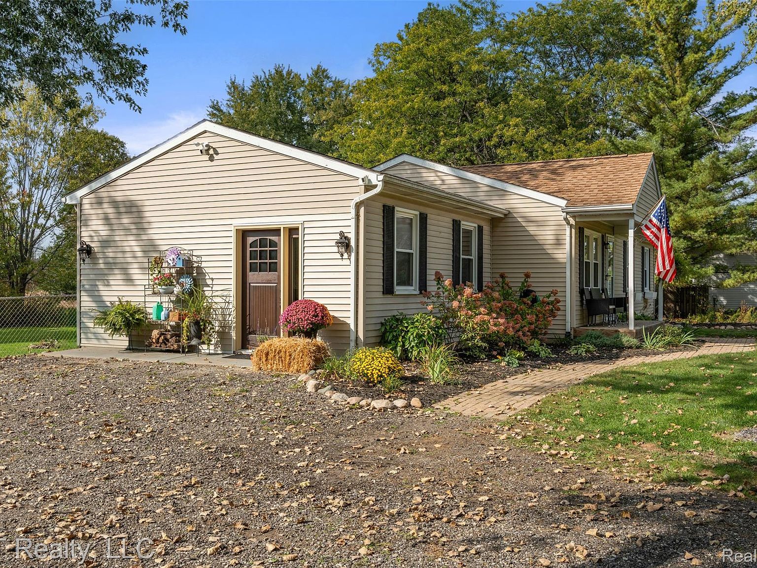 411 Fowlerville Rd Fowlerville, MI 48836 - Thumbnail 3