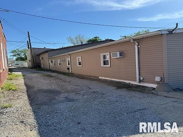 130 W Jackson St Virden, IL 62690 - Thumbnail 3