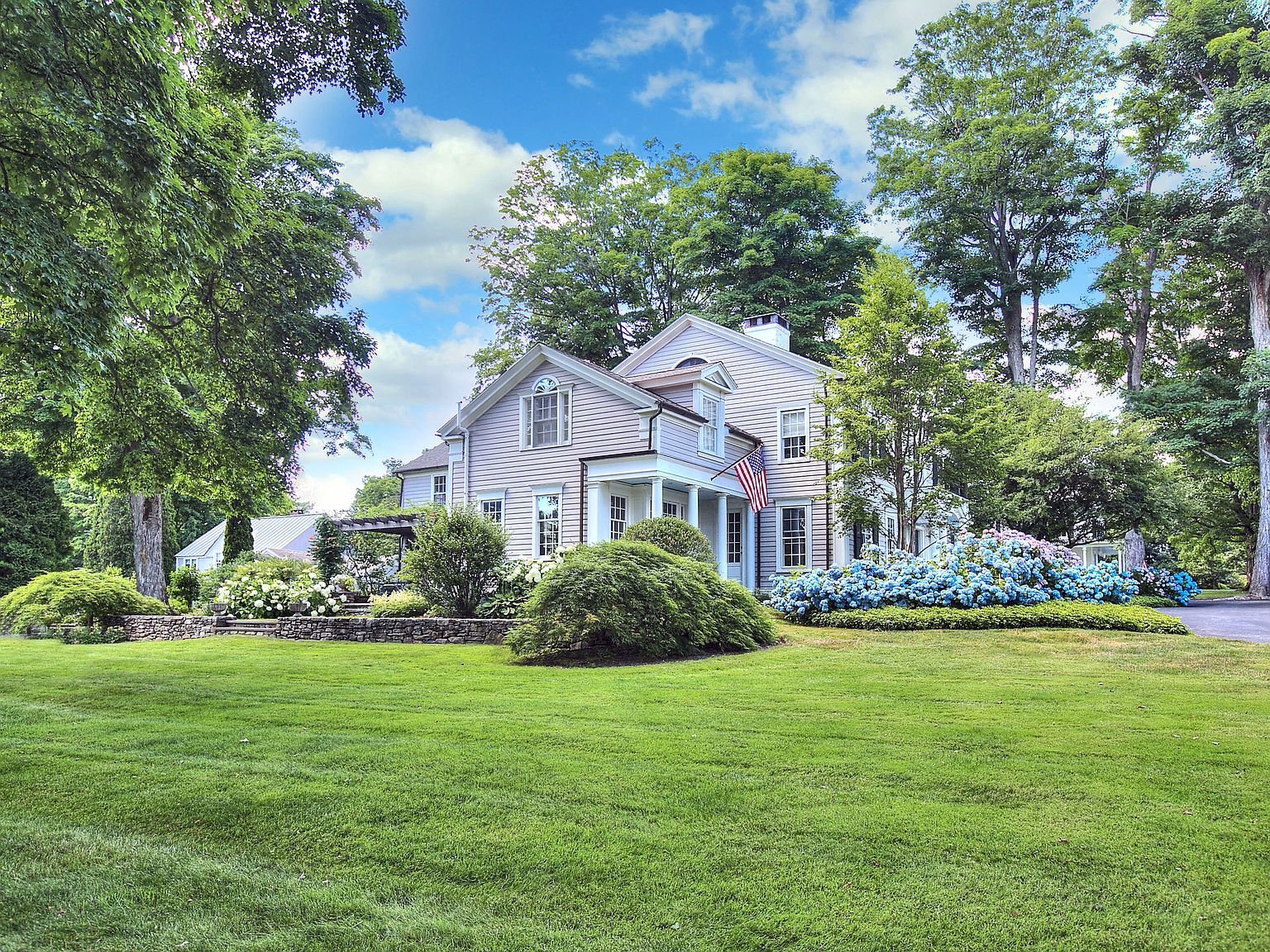 2683 Bronson Rd Fairfield, CT 06824 - Thumbnail 3