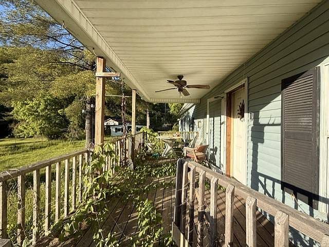 1199 E Highway 221 Bledsoe, KY 40810 - Thumbnail 3