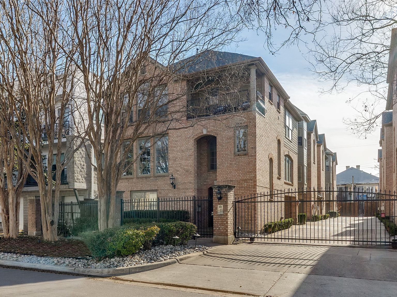 4029 Bowser Ave Dallas, TX 75219 - Thumbnail 3