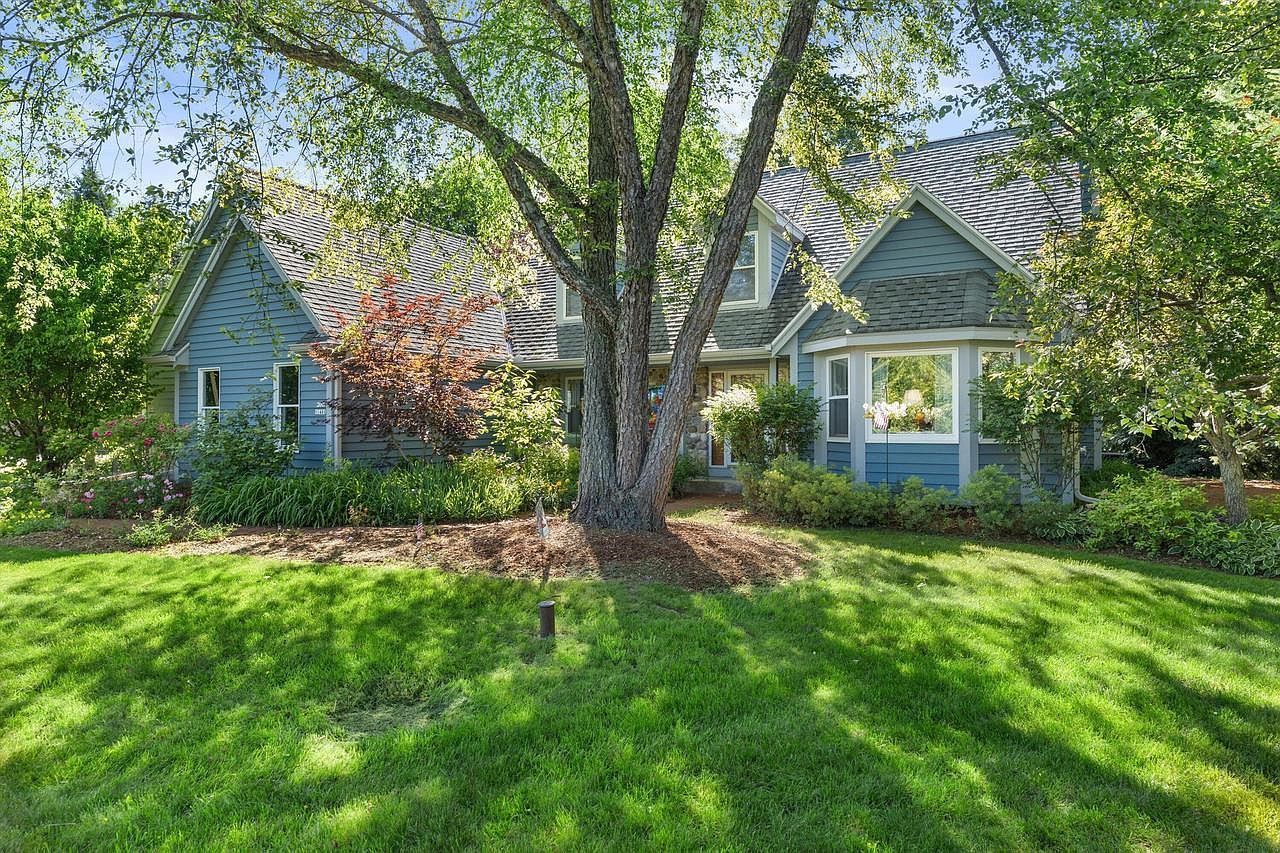 W326S1480 Forest Hills Dr Delafield, WI 53018 - Thumbnail 3