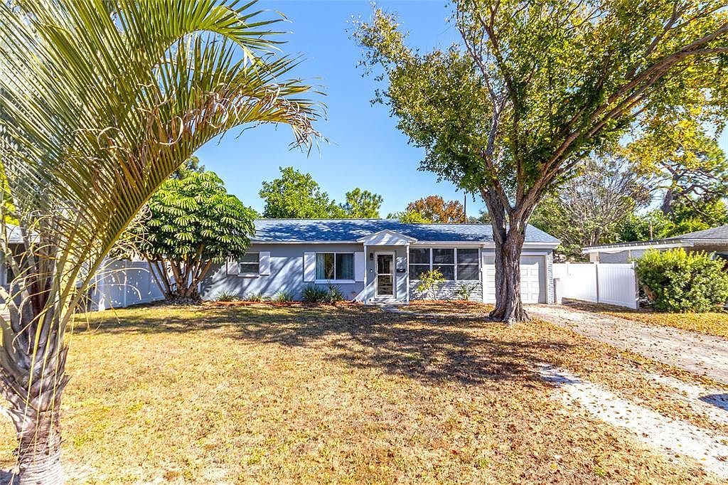 1725 Bradshaw Ln N Saint Petersburg, FL 33710 - Thumbnail 3