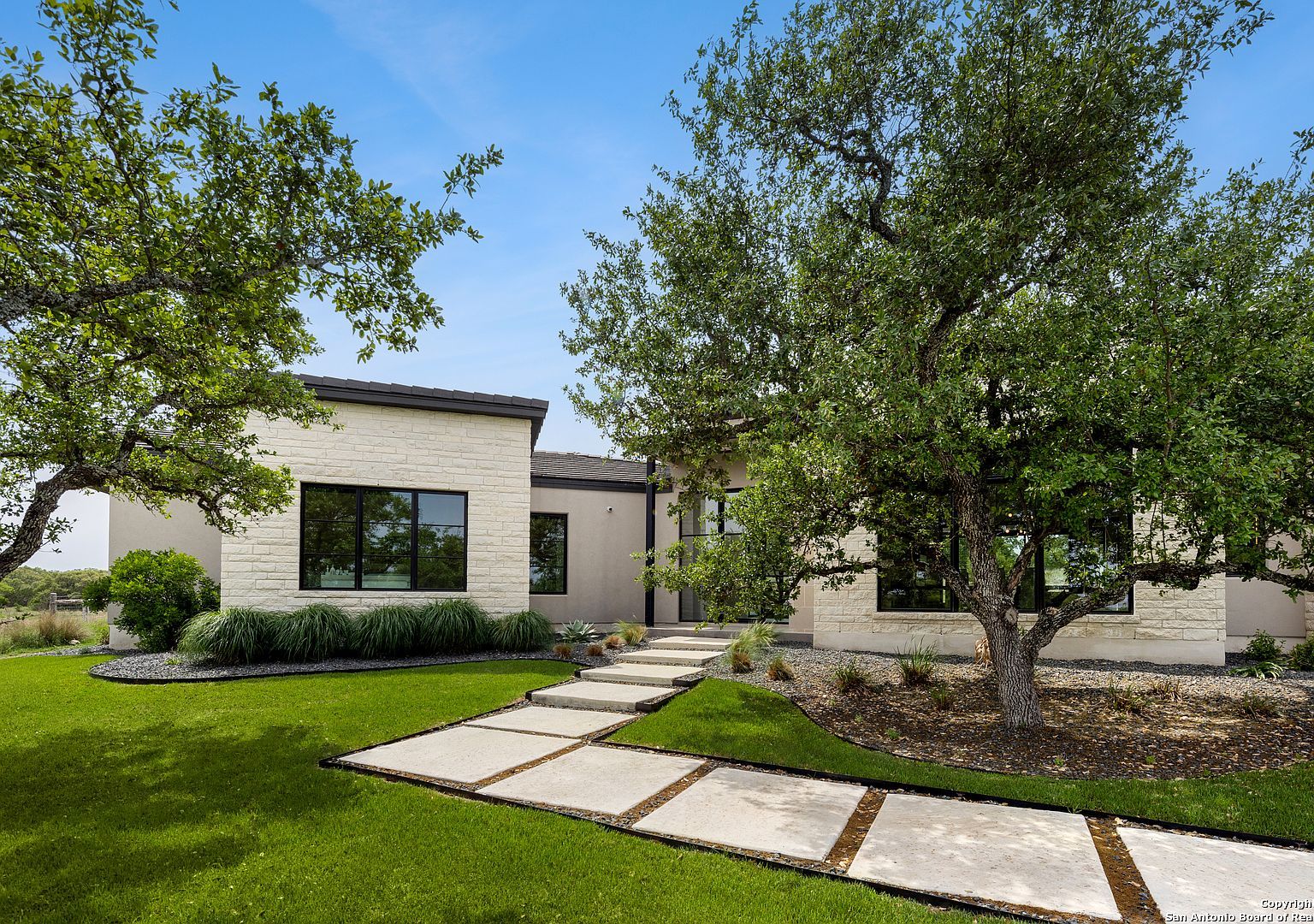 211 Clubs Dr Boerne, TX 78006 - Thumbnail 3