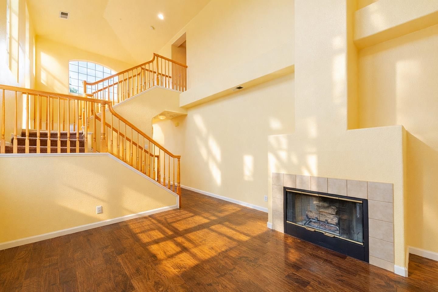 1849 Bradbury St Salinas, CA 93906 - Thumbnail 3