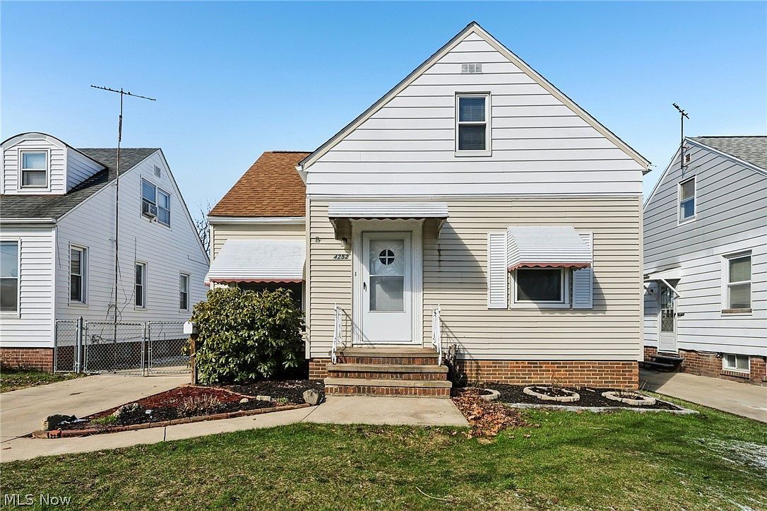 4252 Ridgeview Rd Cleveland, OH 44144 - Thumbnail 3