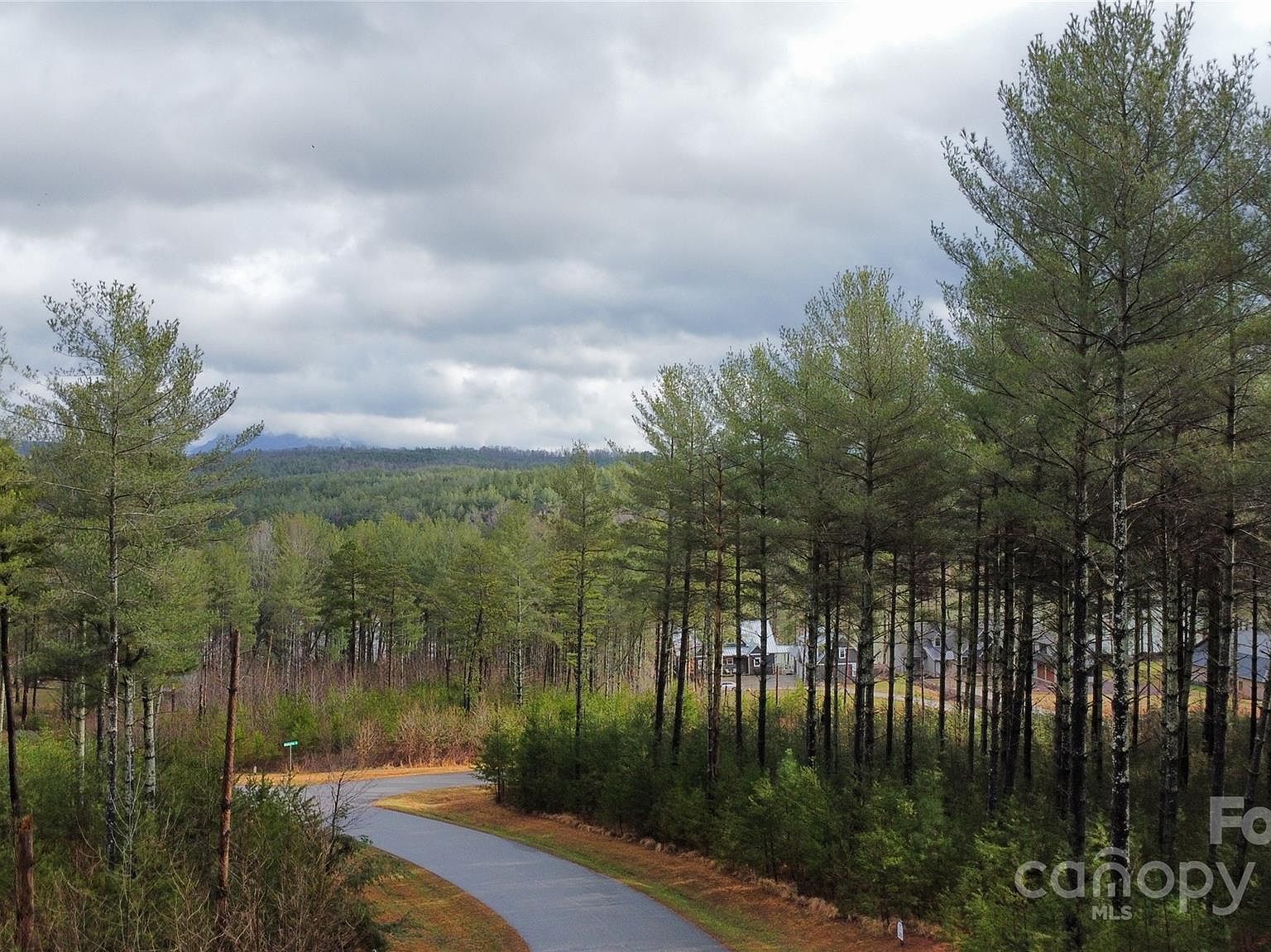 26 Peninsula Reserve Rd #26 Nebo, NC 28761 - Thumbnail 3