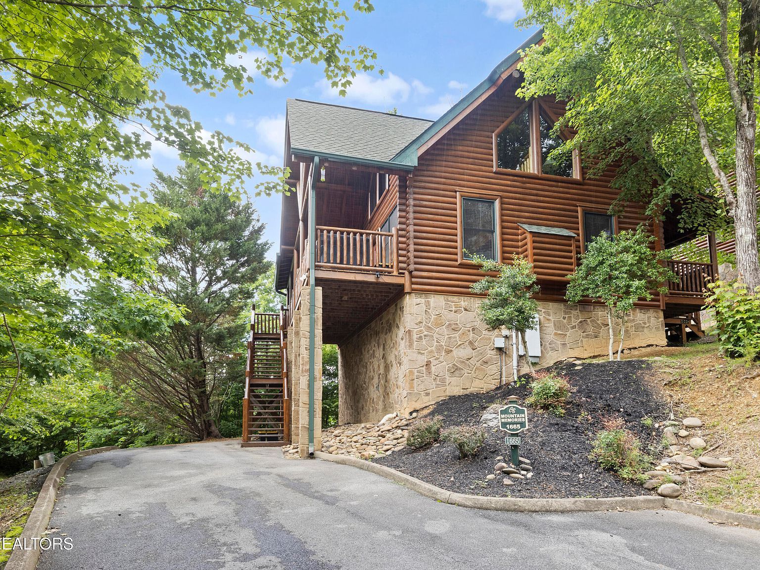 1665 Mountain Lodge Way Sevierville, TN 37862 - Thumbnail 3