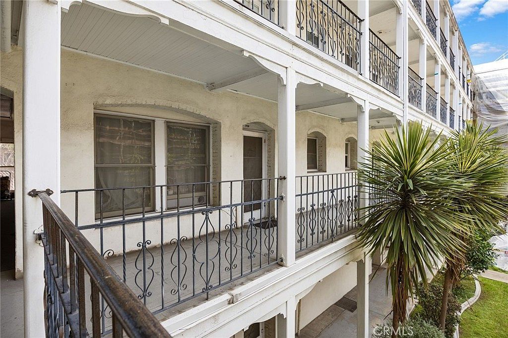 4125 S Figueroa St APT 202 Los Angeles, CA 90037 - Thumbnail 3