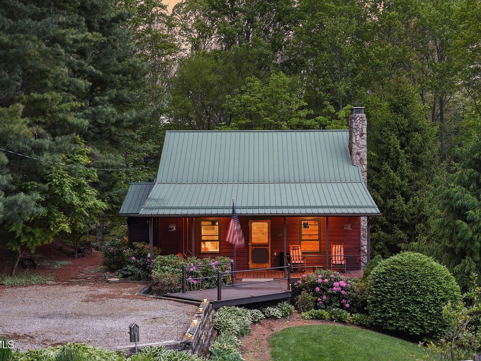 538 Burbank Rd Roan Mountain, TN 37687 - Thumbnail 3