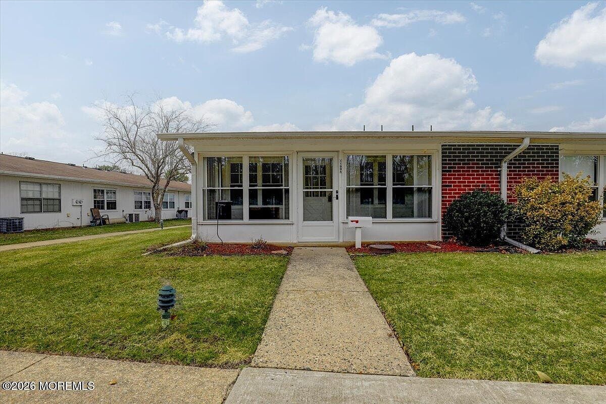 1199A Shetland Dr Lakewood, NJ 08701 - Thumbnail 3