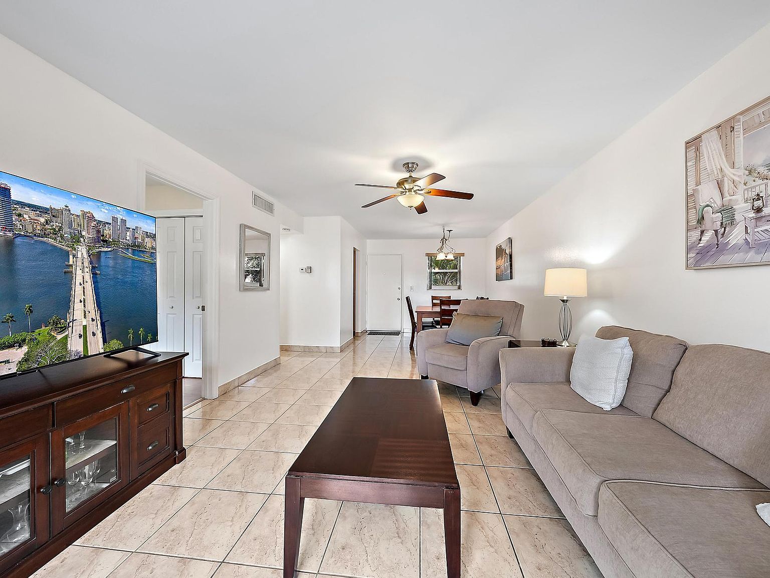 701 Lori Dr APT 206 Palm Springs, FL 33461 - Thumbnail 3